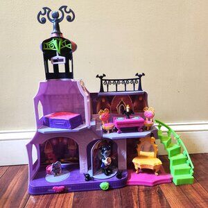 Disney Jr. Vampirina Spookleton Doll House Play Set